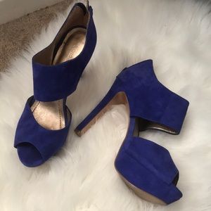 BCBG heels